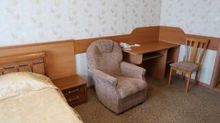 Отель Гостиница МАН Druzhkovka Двухместный номер с 2 отдельными кроватями-1